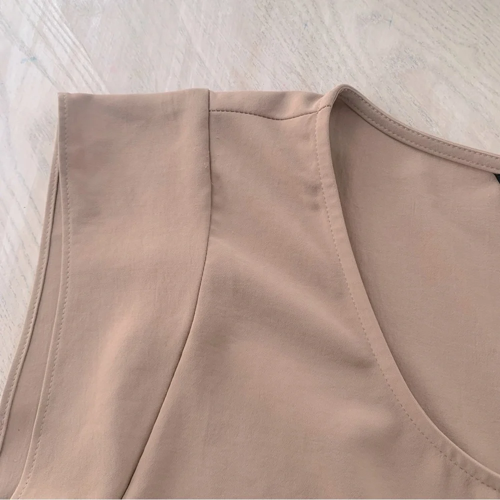 Express top perfect for the office or casual wear. Lightweight Sz XS. - Picture 3 of 6